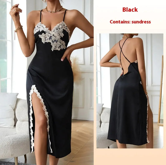 Pigiama in raso con scollo a V e pizzo